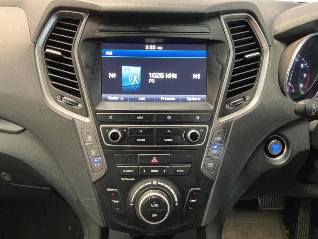 Photo '16' of Hyundai Santa FE DM