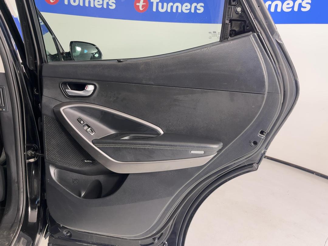 Photo '19' of Hyundai Santa FE