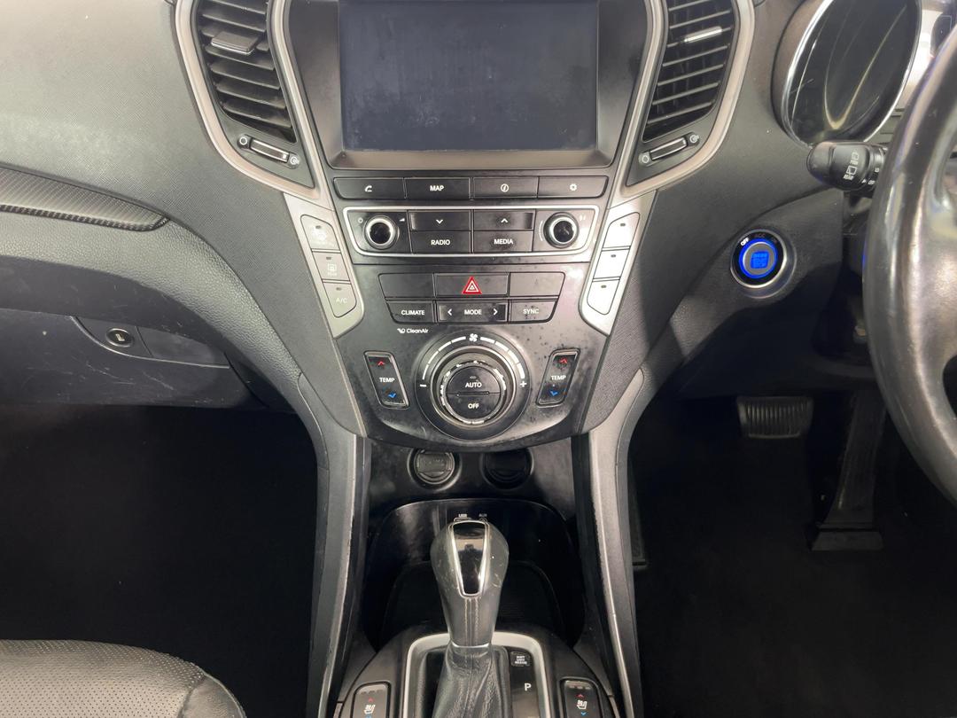 Photo '18' of Hyundai Santa FE