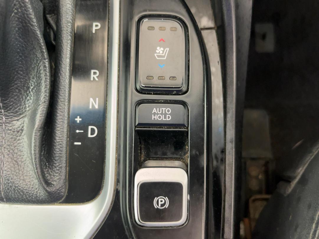 Photo '28' of Hyundai Santa FE