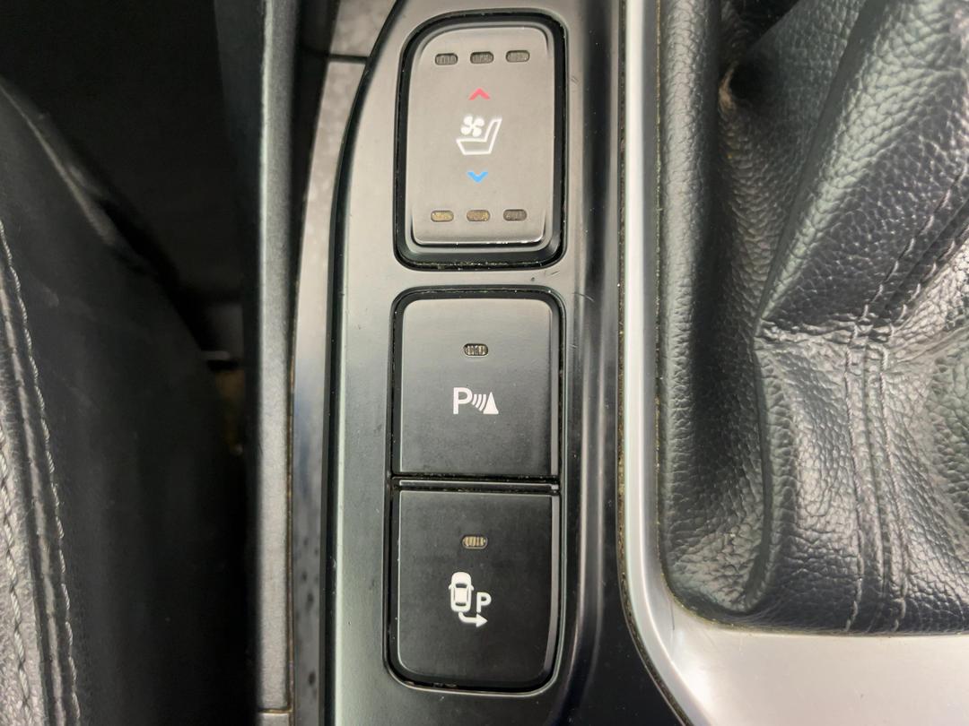 Photo '29' of Hyundai Santa FE