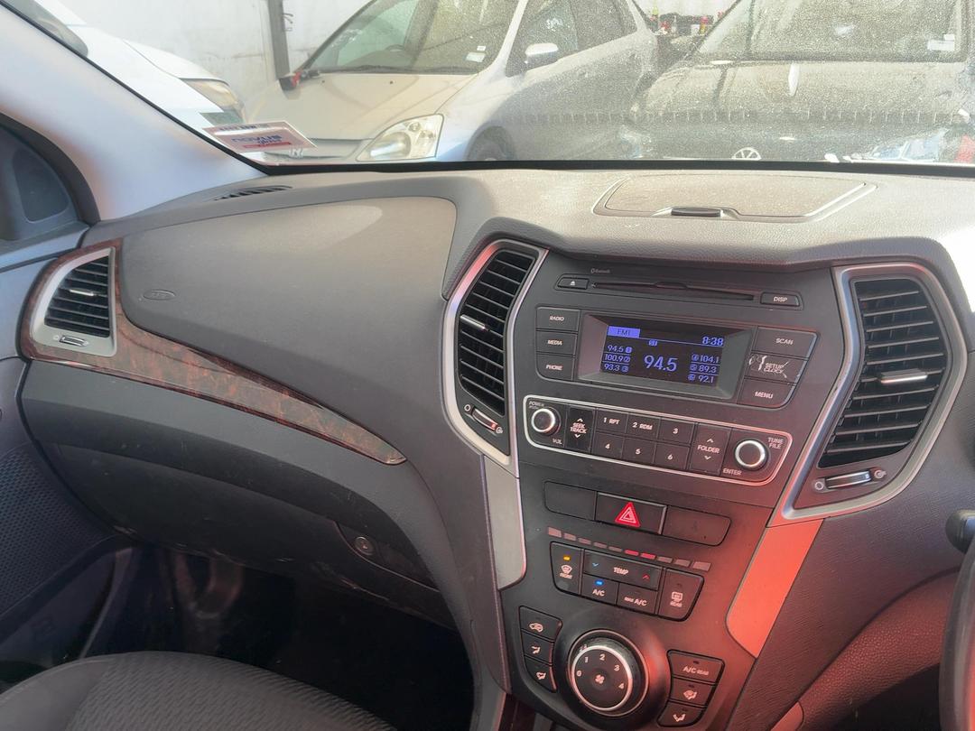 Photo '17' of Hyundai Santa FE DM Photo '17' of Hyundai Santa FE DM