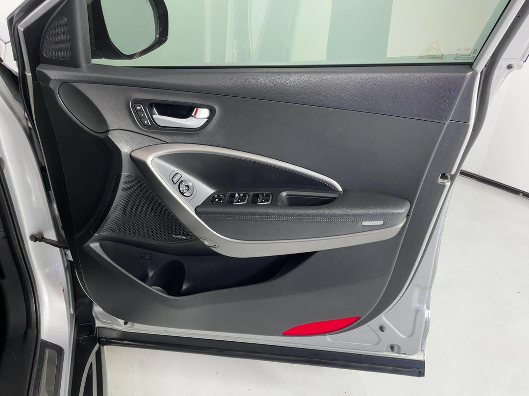 Photo '15' of Hyundai Santa FE