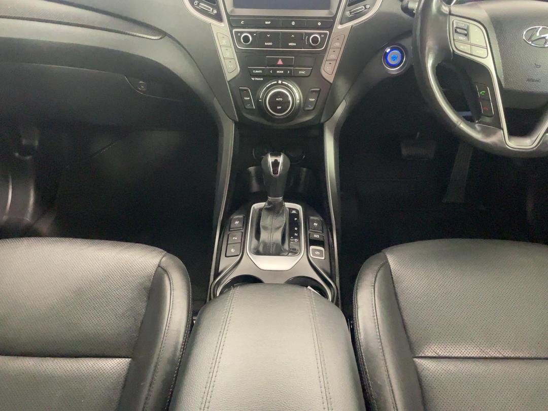 Photo '18' of Hyundai Santa FE