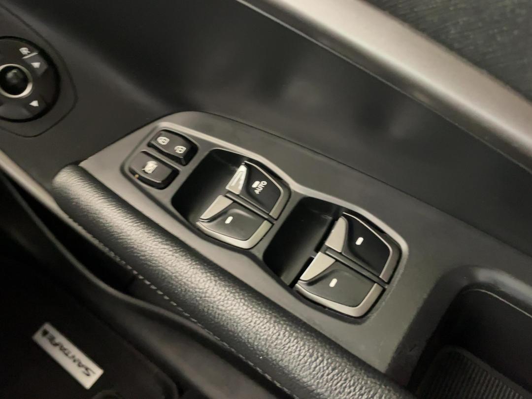Photo '24' of Hyundai Santa FE