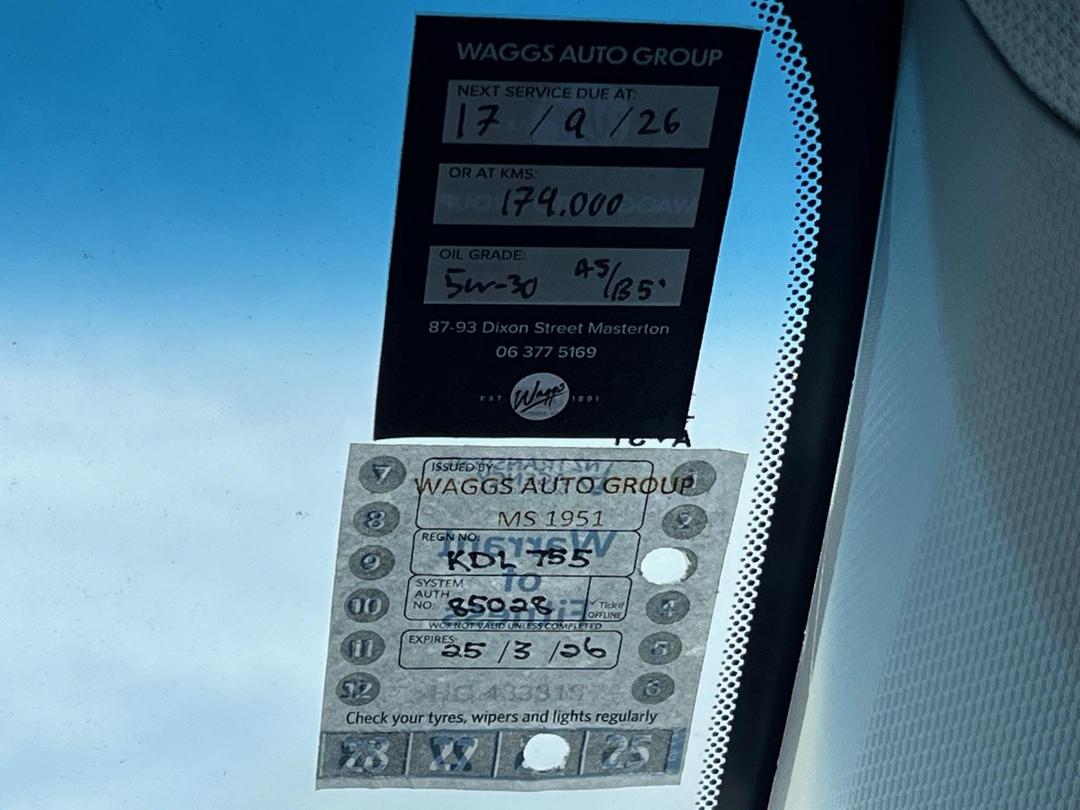 Photo '12' of Hyundai Sonata