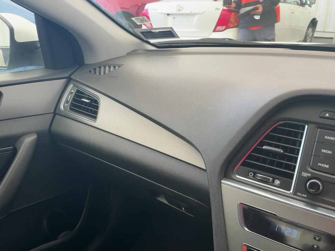 Photo '15' of Hyundai Sonata Photo '15' of Hyundai Sonata