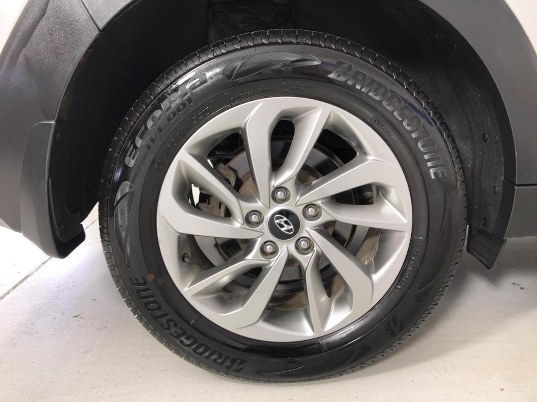 Photo '12' of Hyundai Tucson