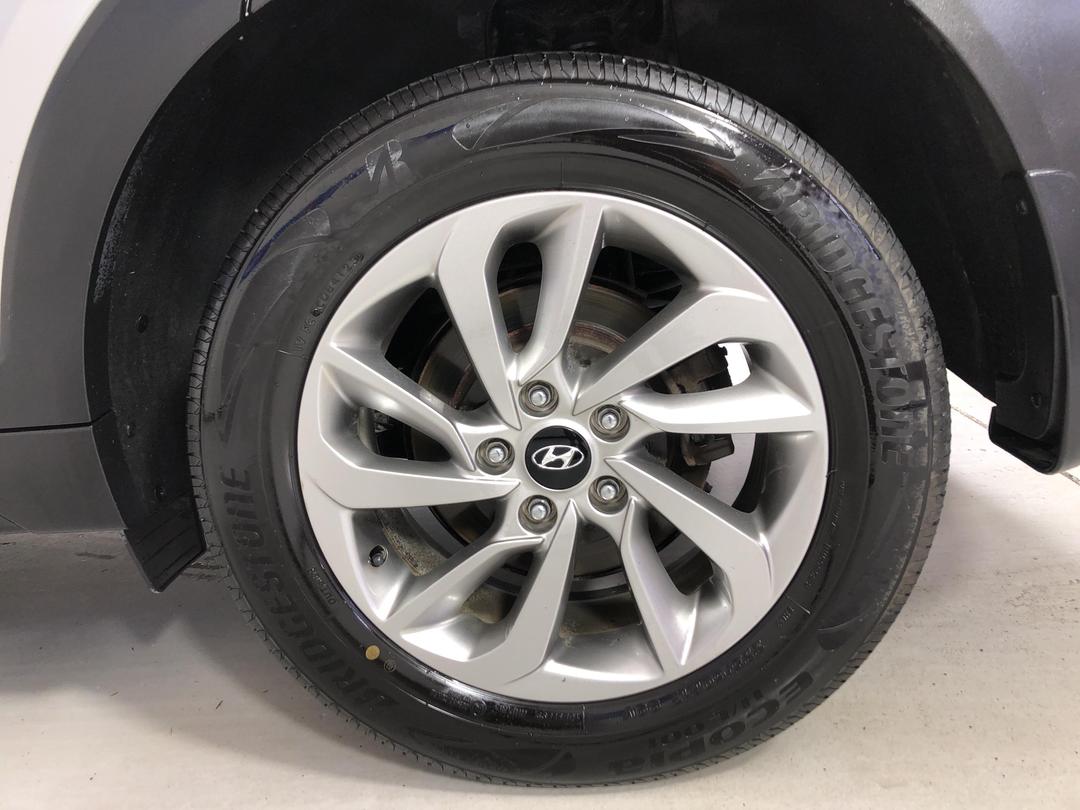 Photo '11' of Hyundai Tucson