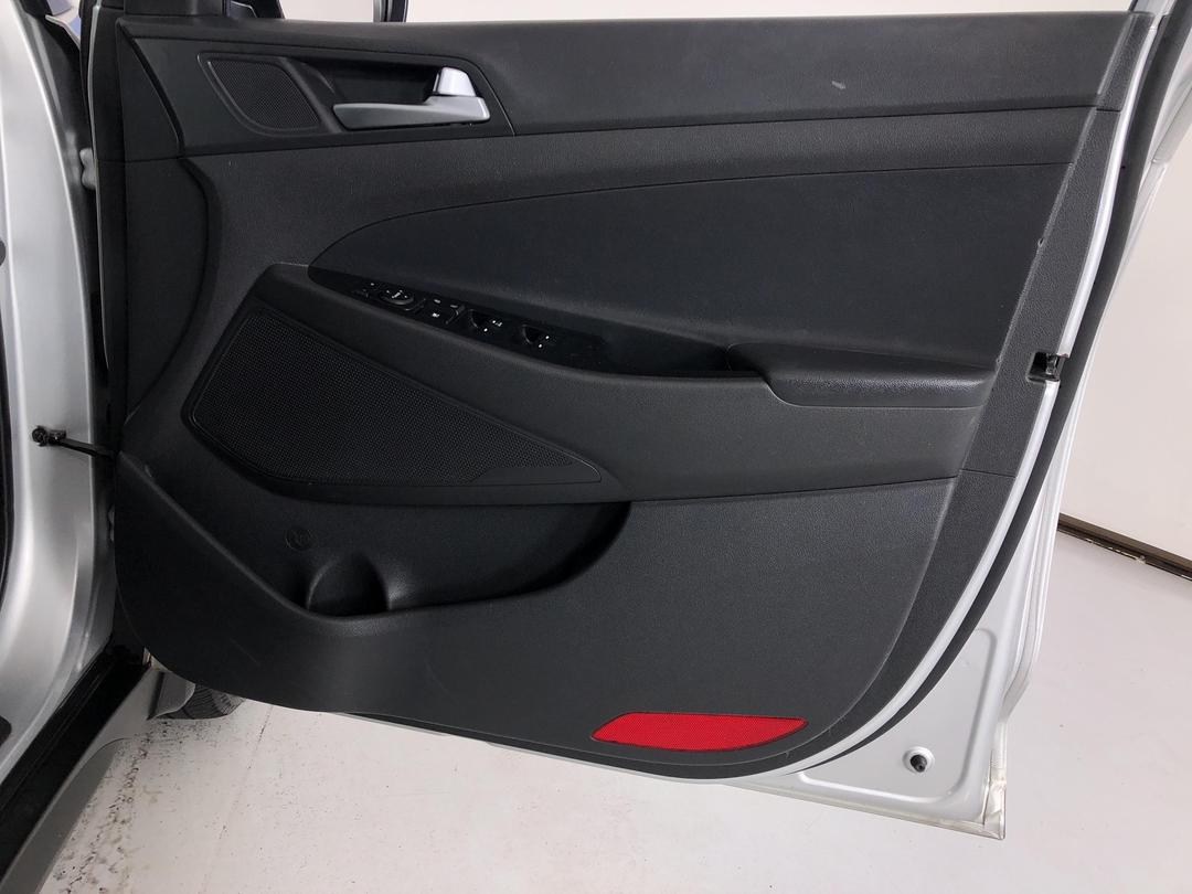 Photo '15' of Hyundai Tucson