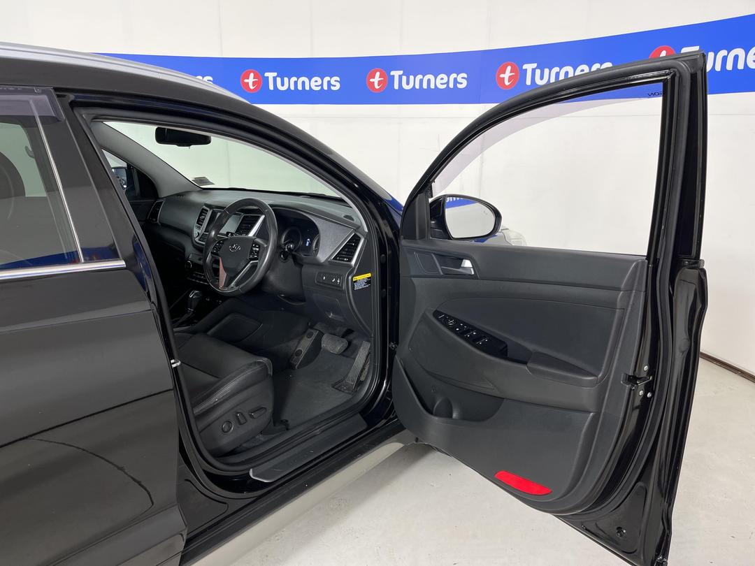 Photo '15' of Hyundai Tucson