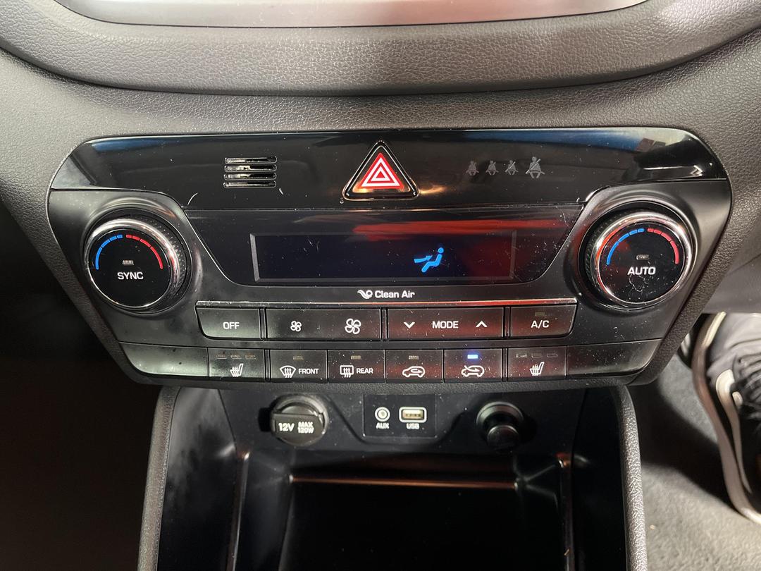 Photo '28' of Hyundai Tucson