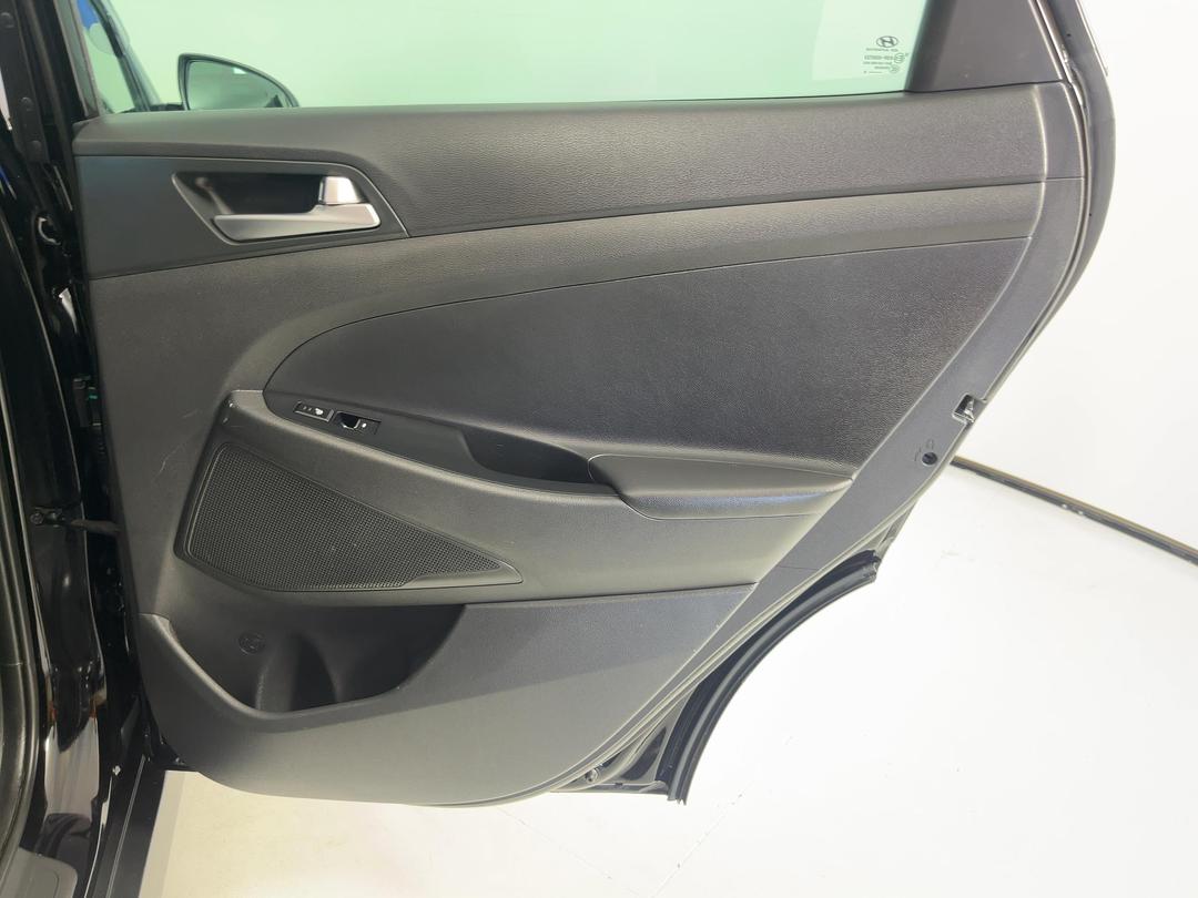 Photo '19' of Hyundai Tucson