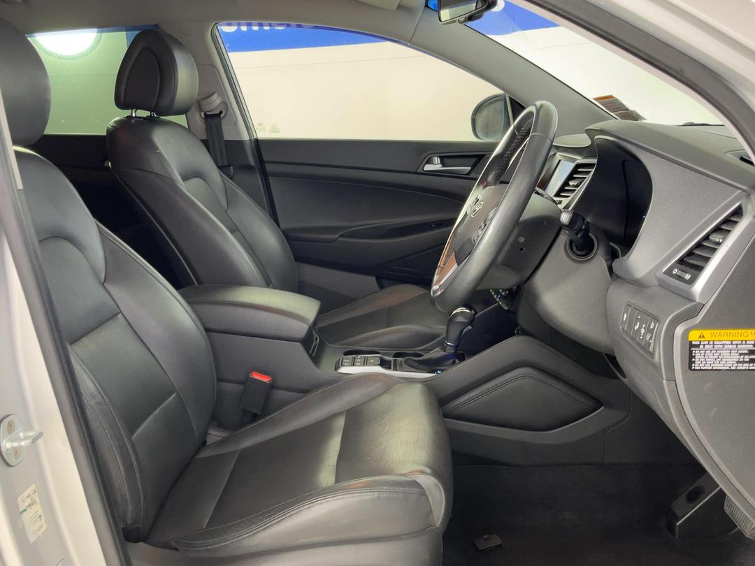Photo '16' of Hyundai Tucson