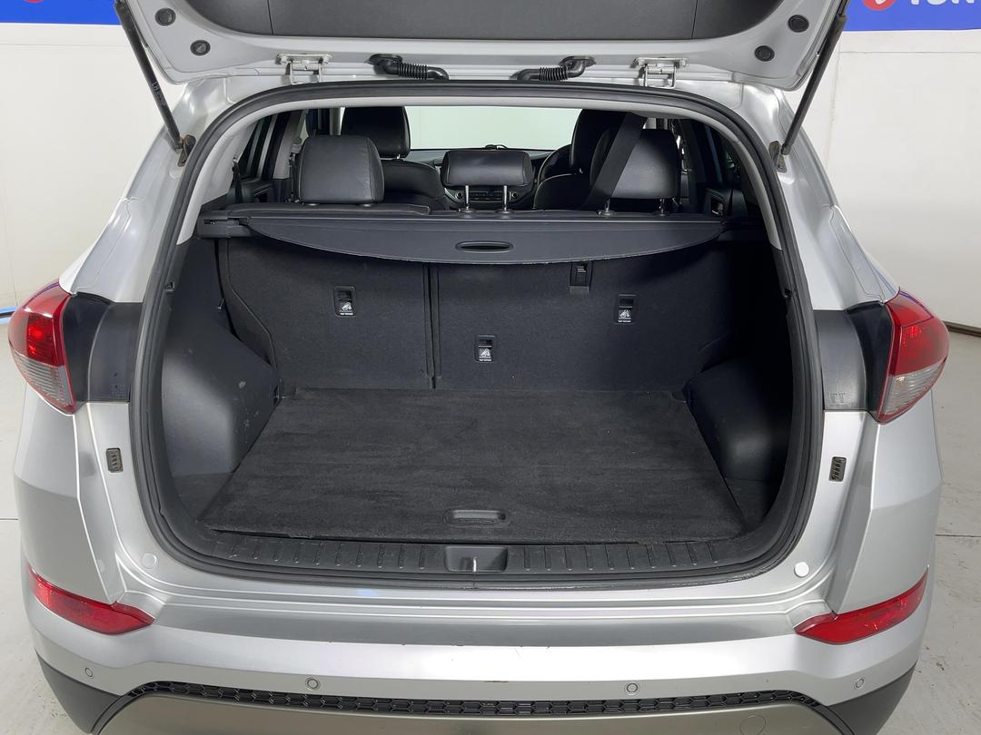 Photo '14' of Hyundai Tucson