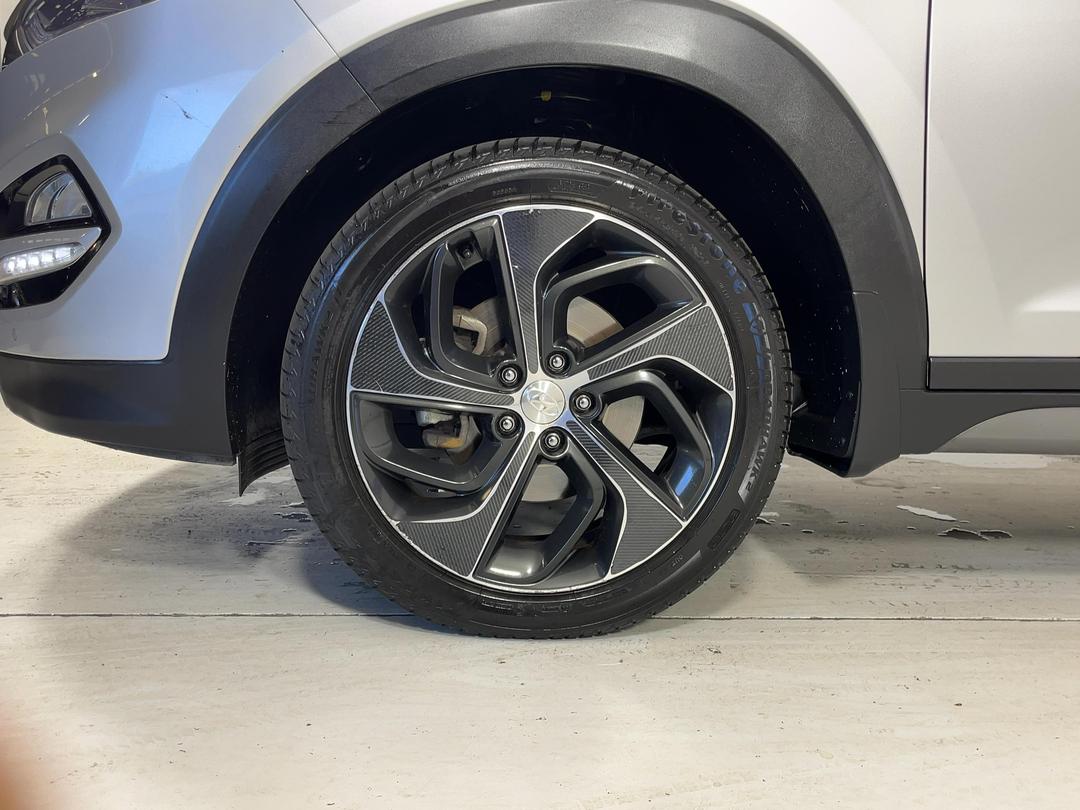 Photo '10' of Hyundai Tucson