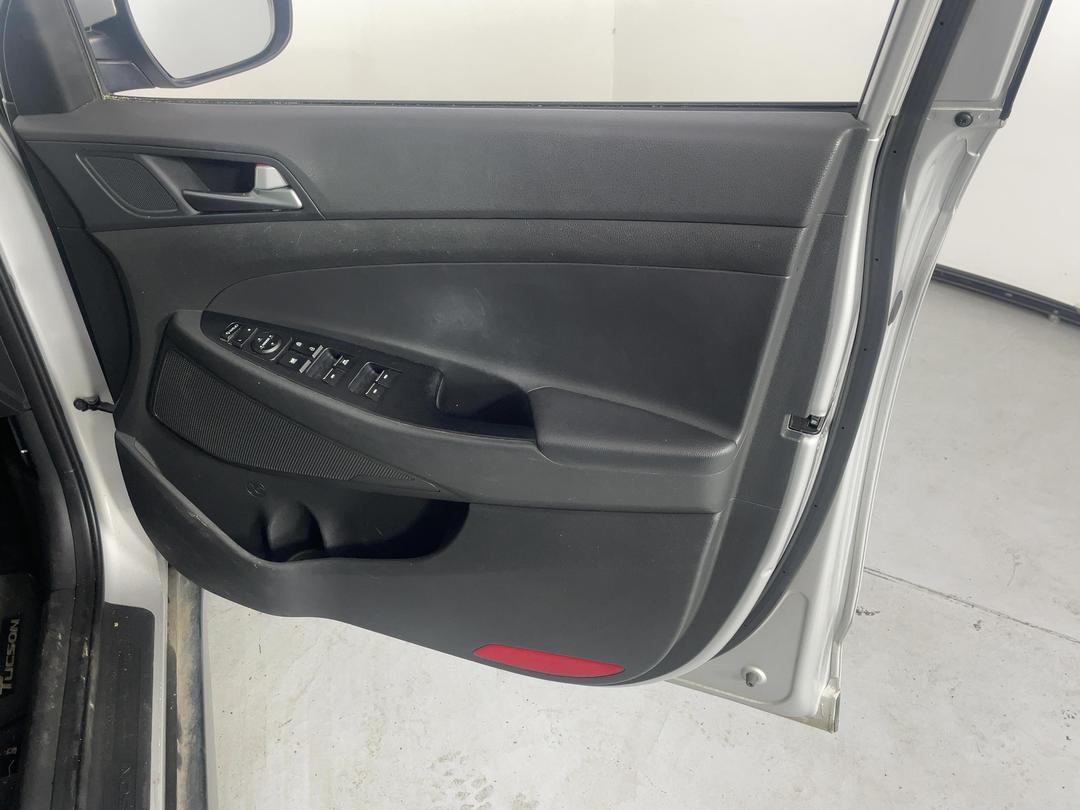 Photo '15' of Hyundai Tucson