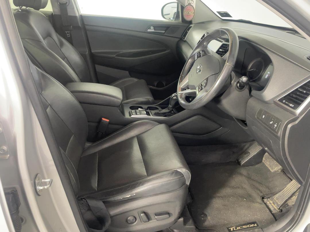 Photo '16' of Hyundai Tucson