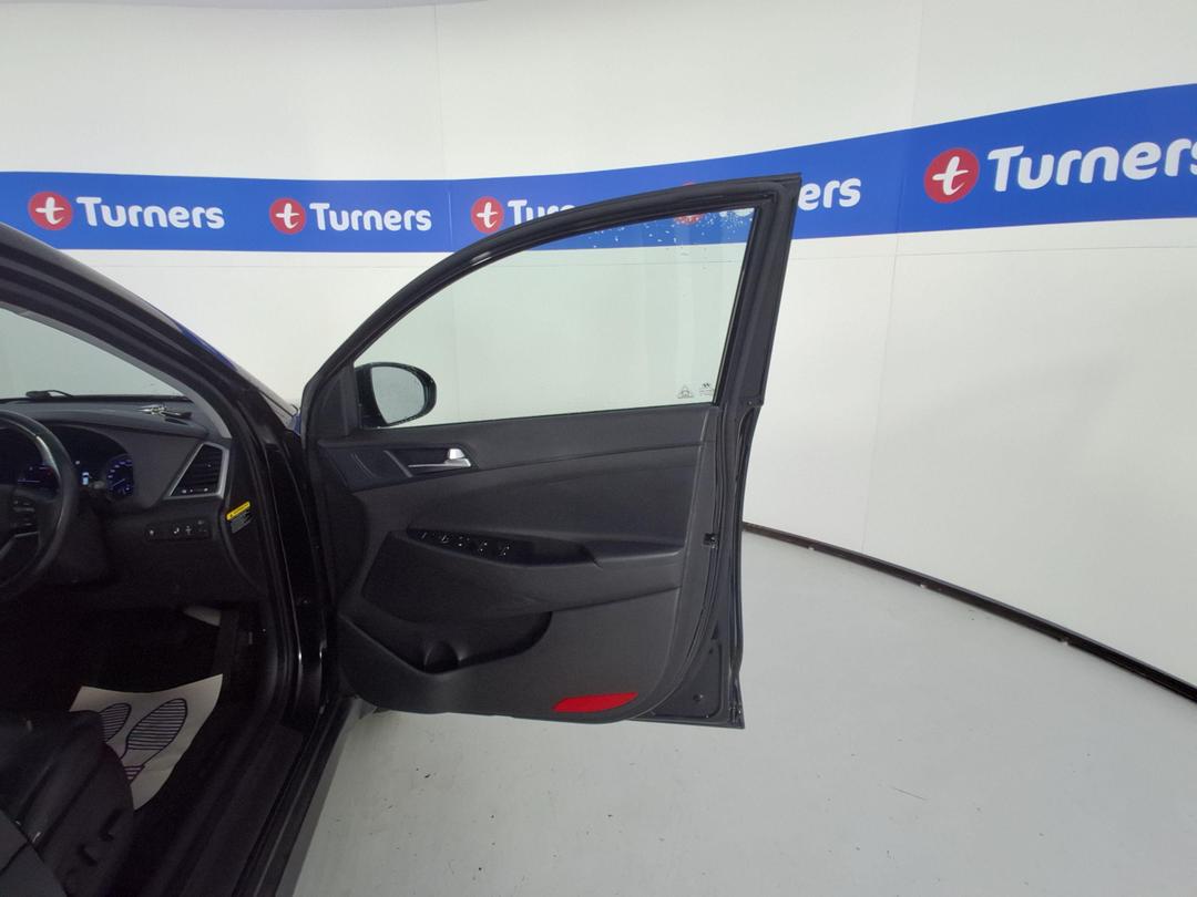 Photo '15' of Hyundai Tucson
