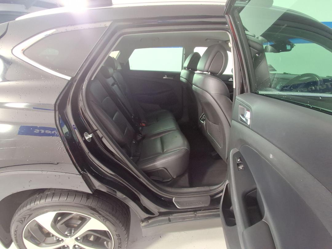 Photo '20' of Hyundai Tucson