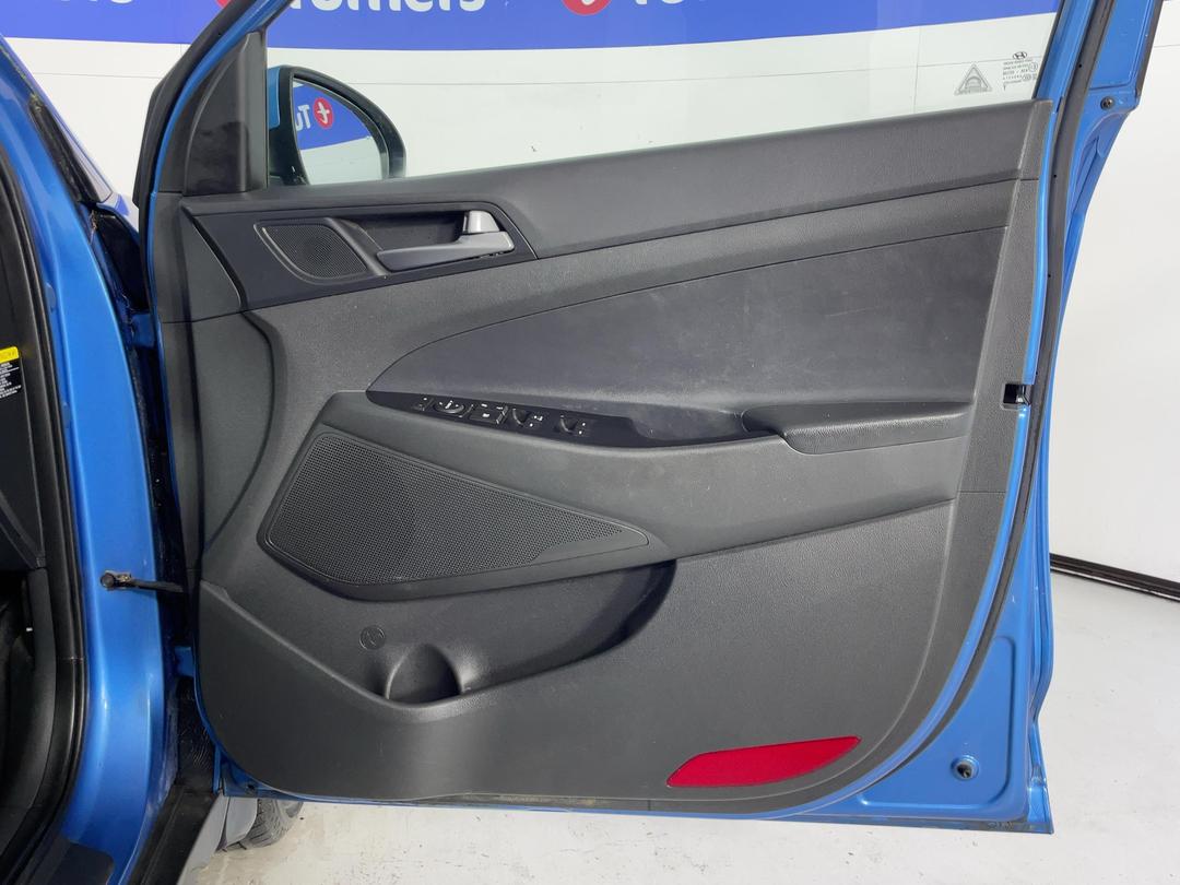 Photo '15' of Hyundai Tucson