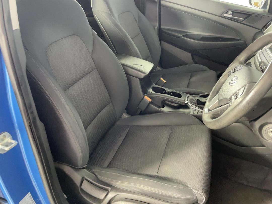Photo '16' of Hyundai Tucson