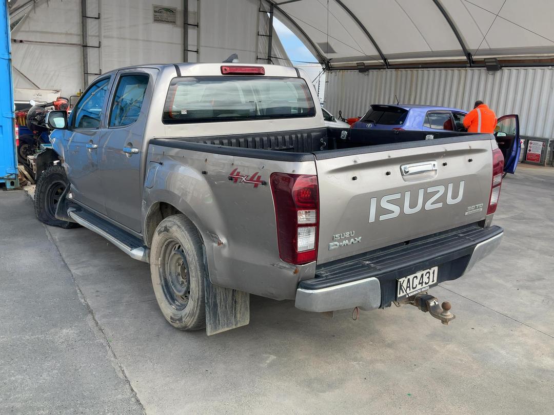 Photo '6' of Isuzu D-MAX LS DC Photo '6' of Isuzu D-MAX LS DC