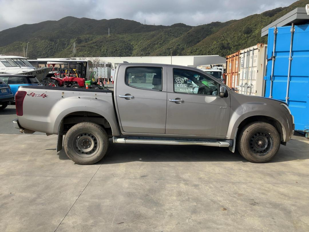 Photo '9' of Isuzu D-MAX LS DC Photo '9' of Isuzu D-MAX LS DC