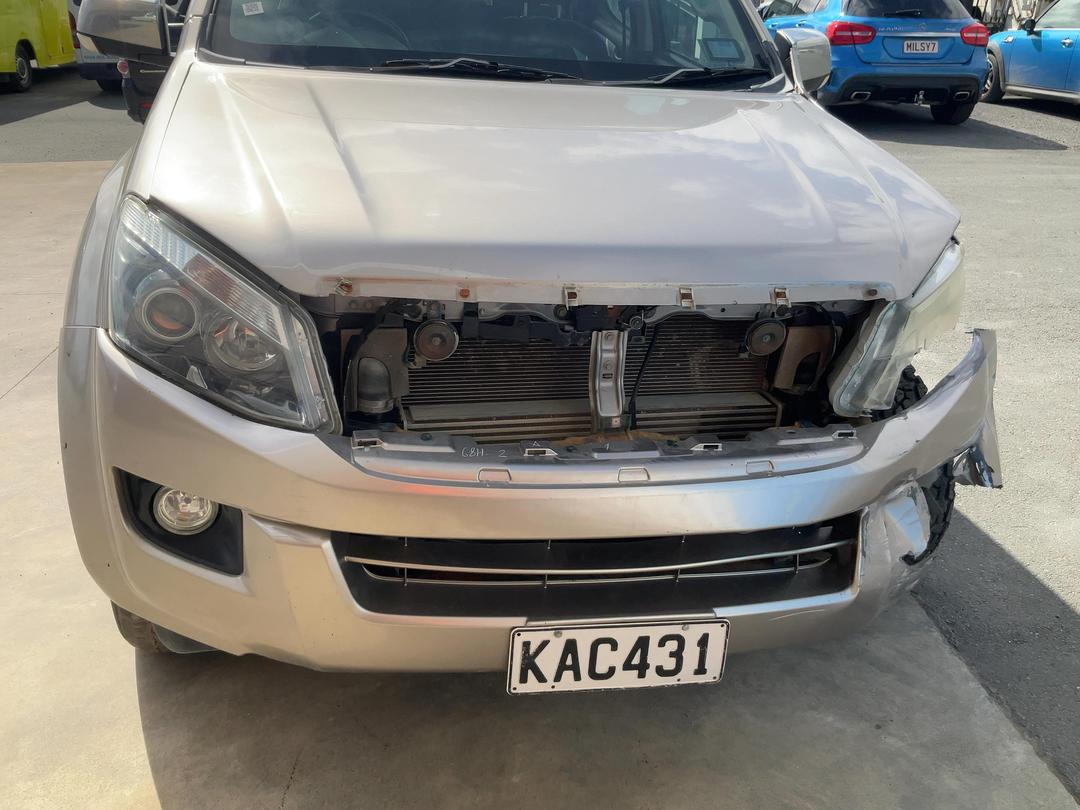 Photo '11' of Isuzu D-MAX LS DC Photo '11' of Isuzu D-MAX LS DC