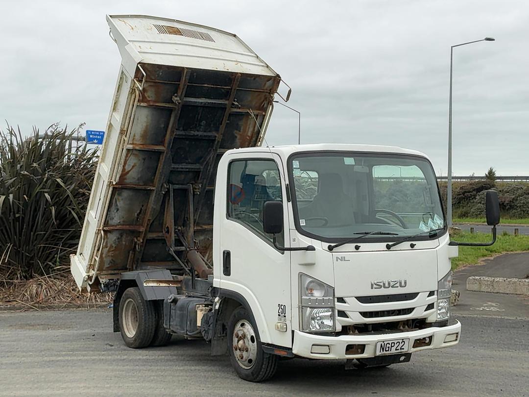Photo '3' of Isuzu N Series NLR250 Tipper Tipper