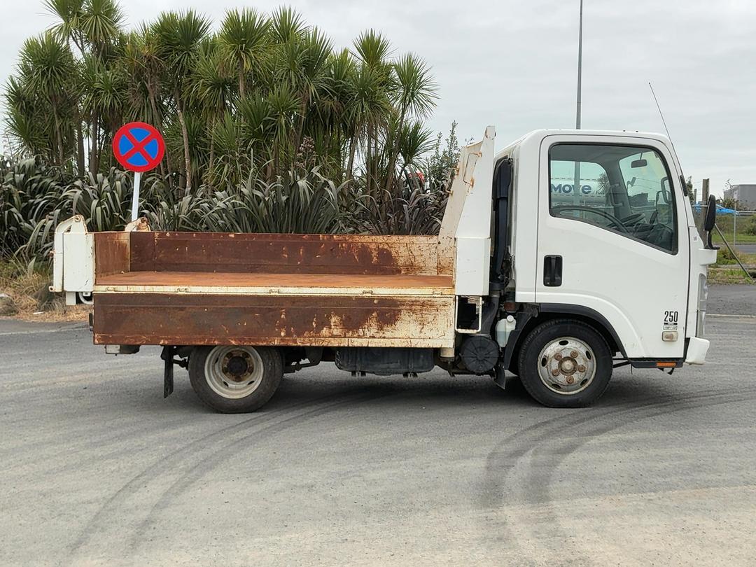 Photo '5' of Isuzu N Series NLR250 Tipper Tipper