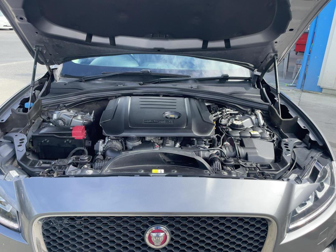 Photo '11' of Jaguar F-Pace 20D Prestige Photo '11' of Jaguar F-Pace 20D Prestige