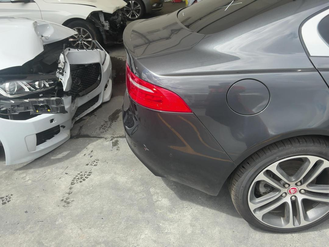 Photo '6' of Jaguar XE Photo '6' of Jaguar XE