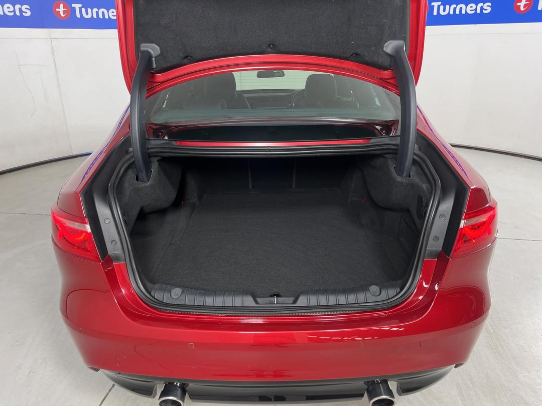 Photo '14' of Jaguar XF