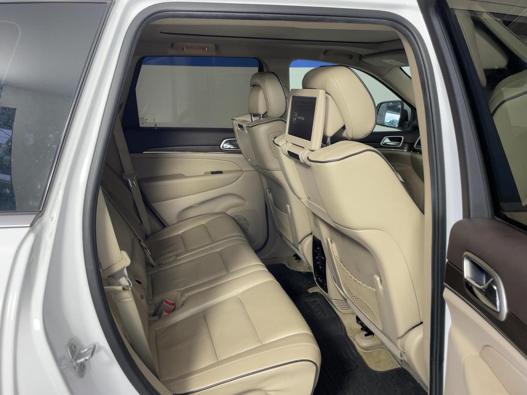 Photo '20' of Jeep Grand Cherokee