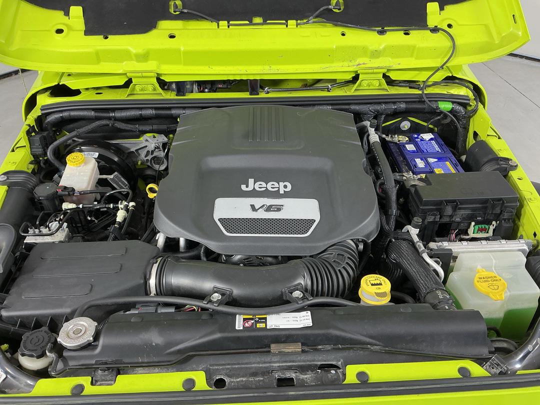 Photo '13' of Jeep Wrangler