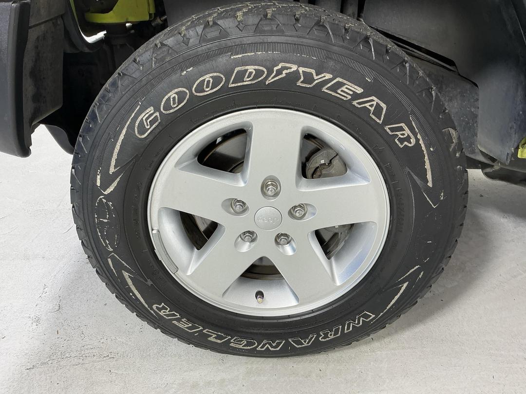 Photo '10' of Jeep Wrangler