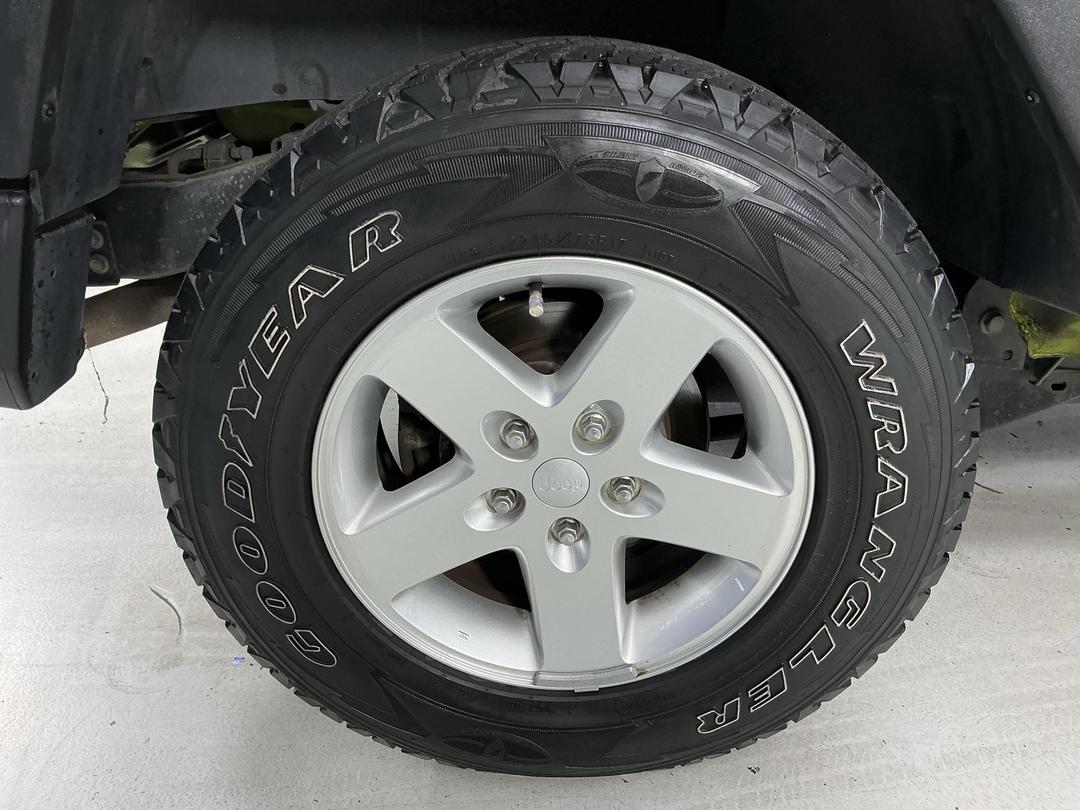 Photo '12' of Jeep Wrangler