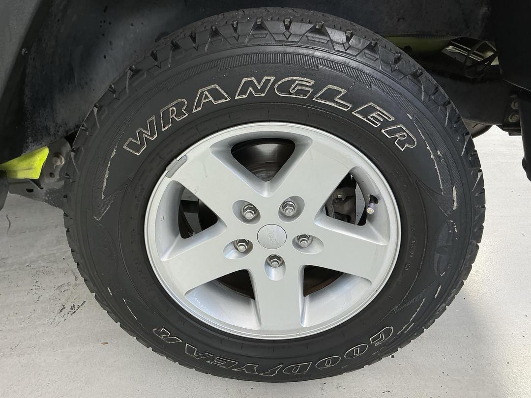 Photo '11' of Jeep Wrangler