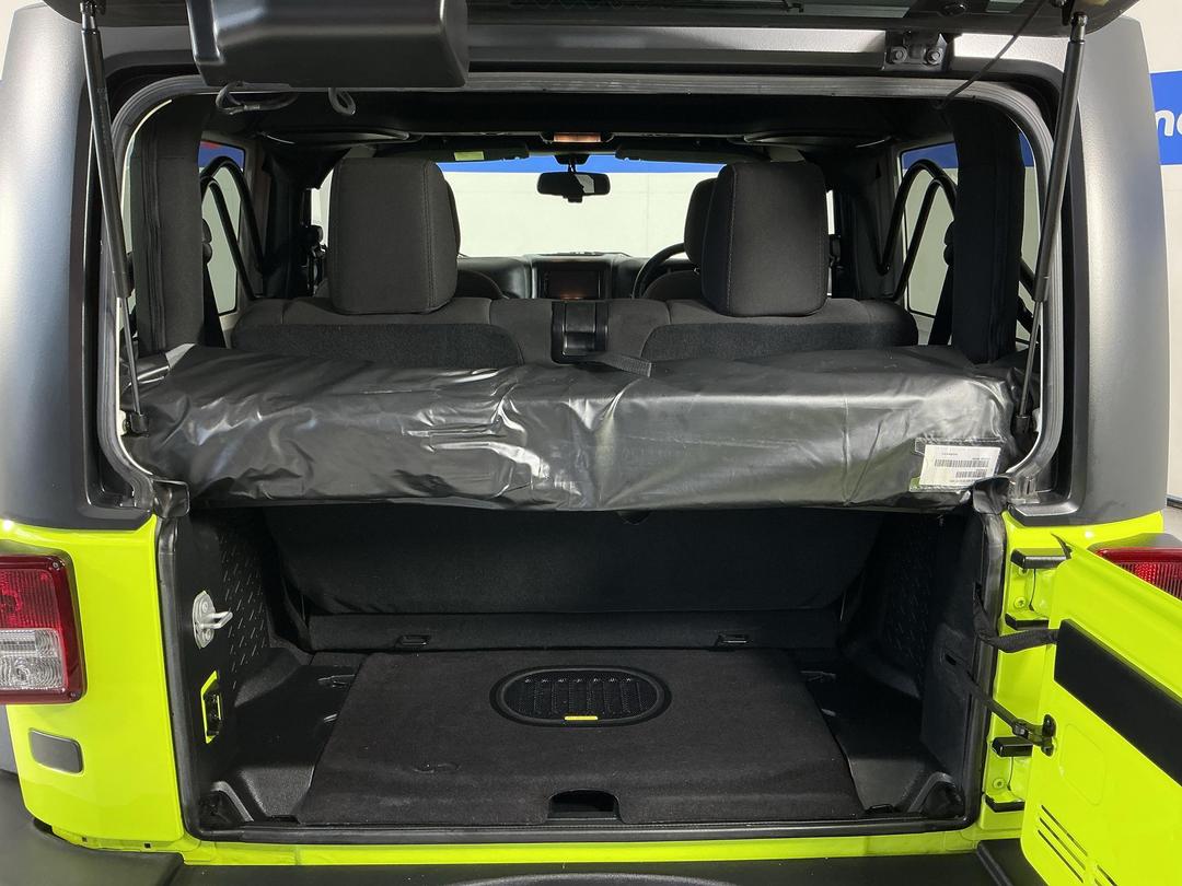 Photo '14' of Jeep Wrangler