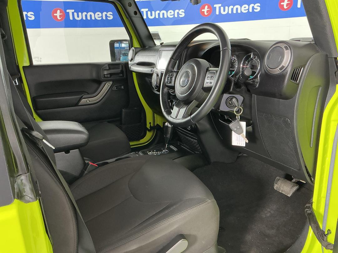 Photo '16' of Jeep Wrangler