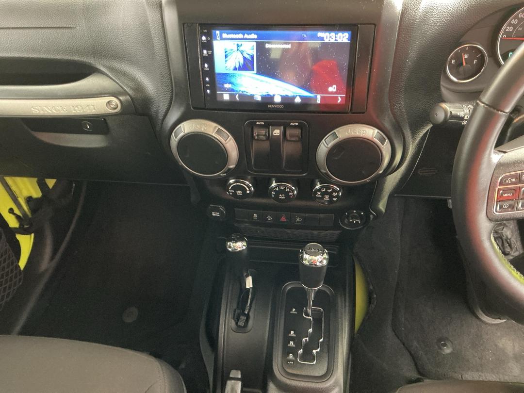 Photo '18' of Jeep Wrangler