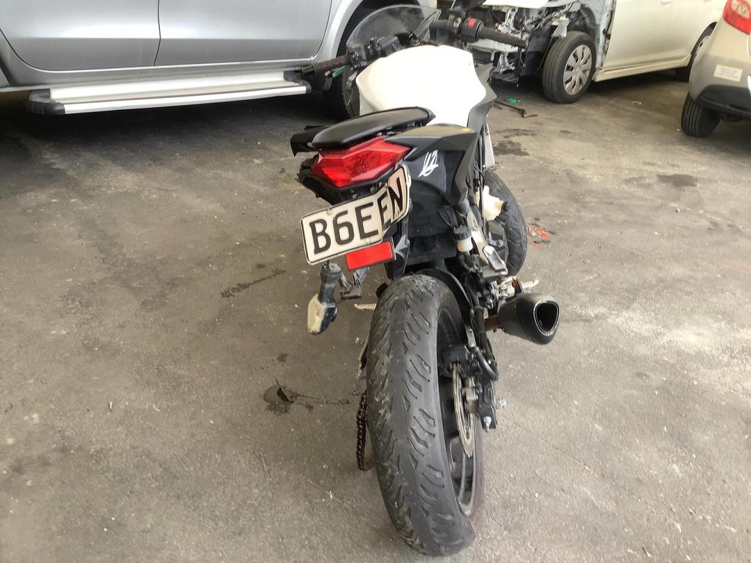 Photo '8' of Kawasaki EX 300B