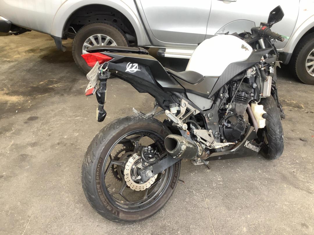 Photo '9' of Kawasaki EX 300B