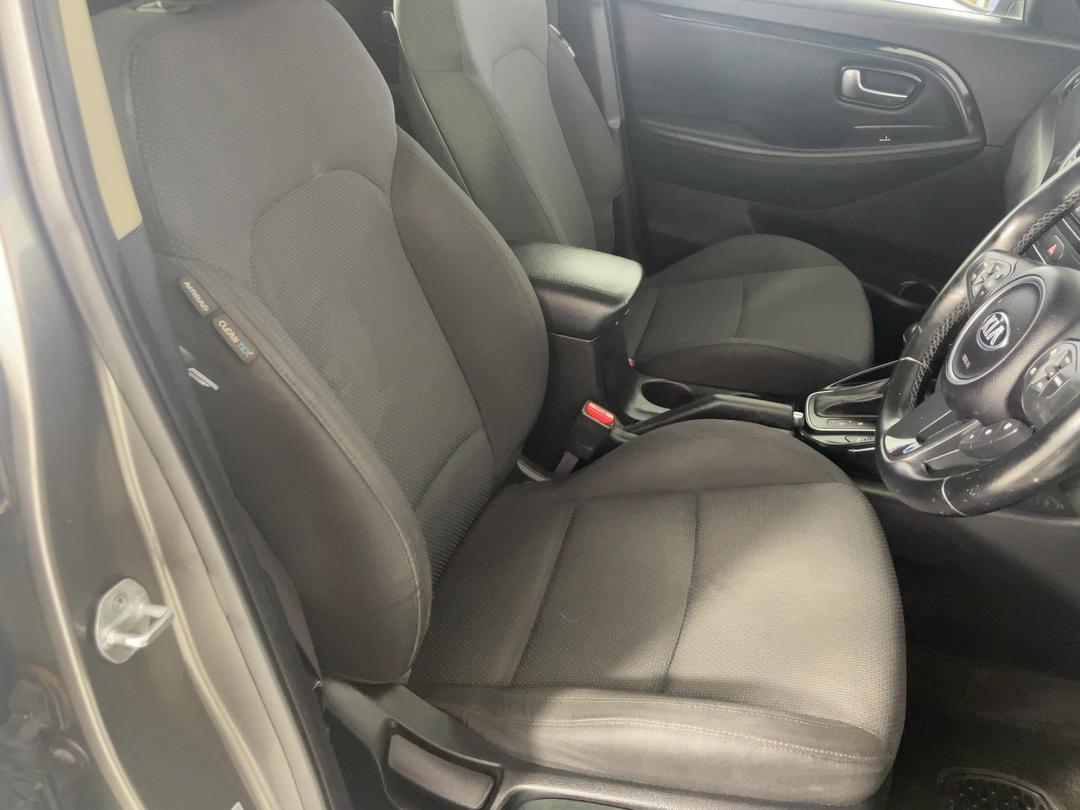 Photo '16' of KIA Carens