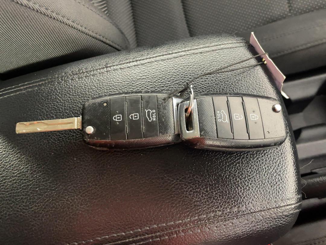 Photo '22' of KIA Carens