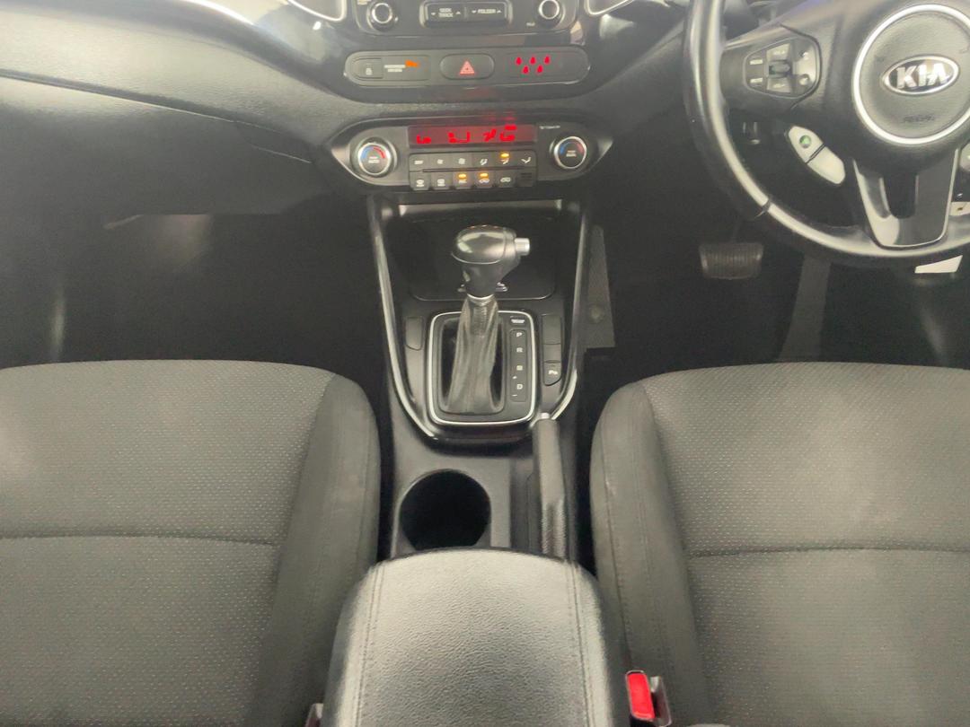 Photo '18' of KIA Carens