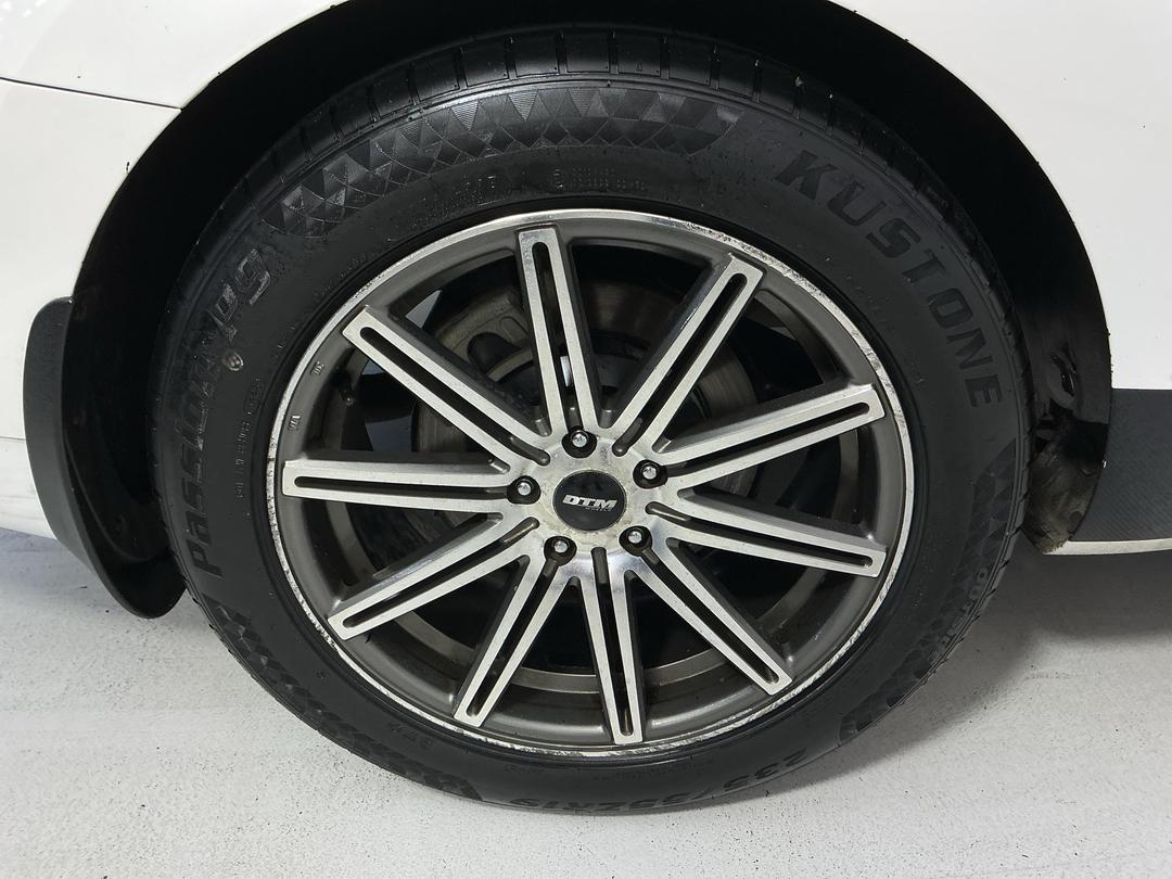 Photo '12' of KIA Carnival