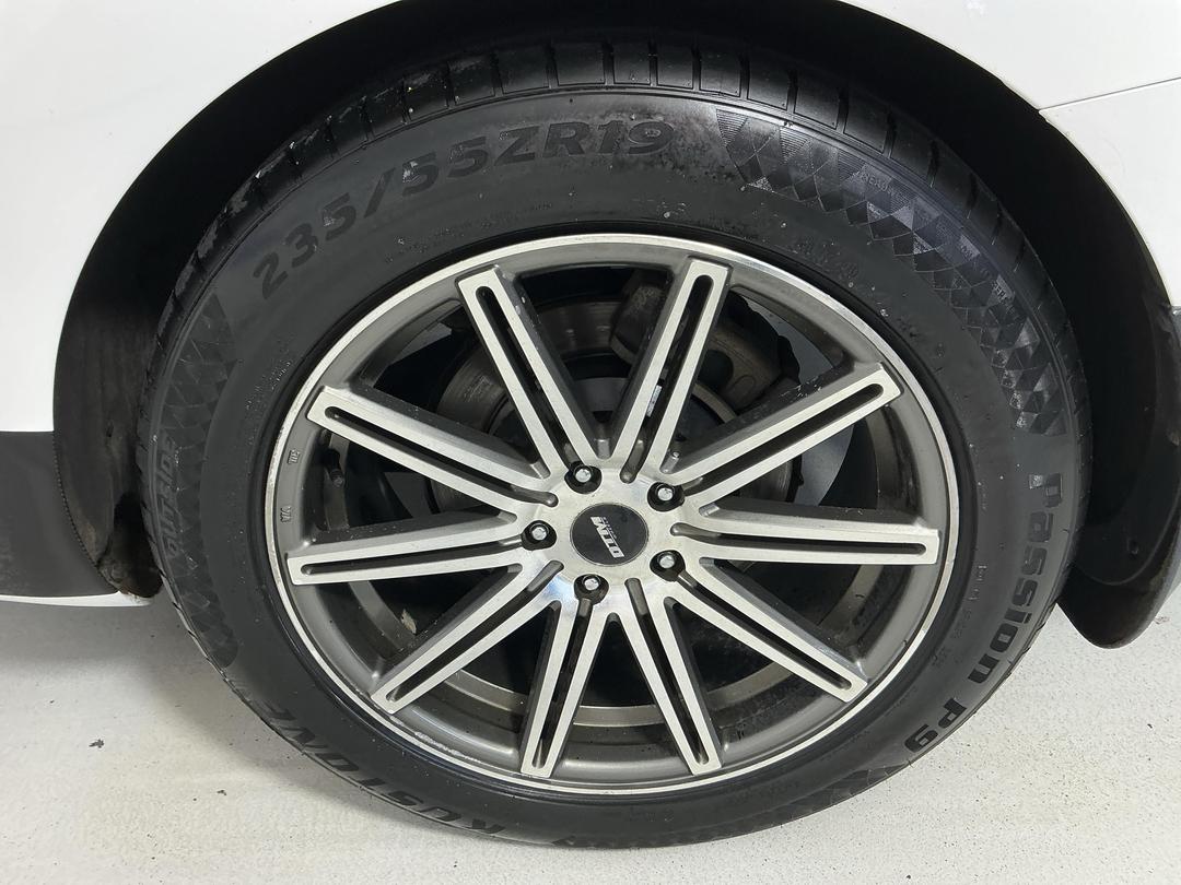 Photo '11' of KIA Carnival