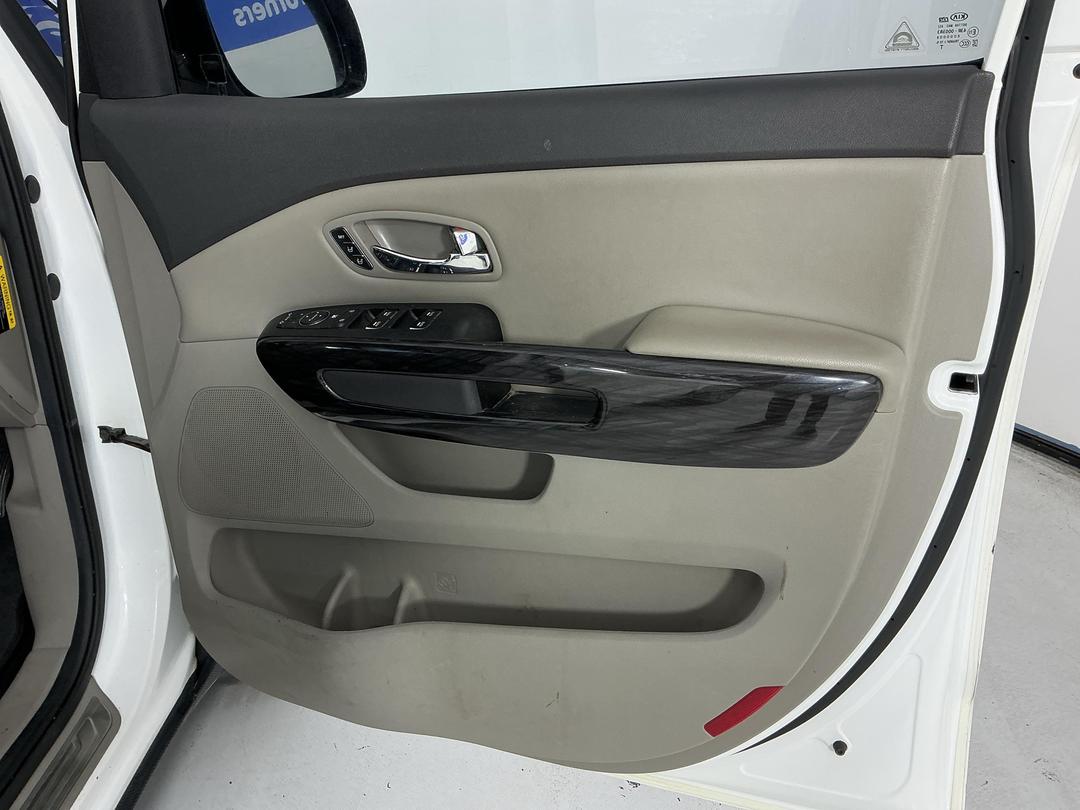 Photo '15' of KIA Carnival